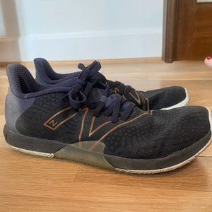 New Balance  Minimus TR Women's 7.5 Wide in Black/Outerspace (Navy)
